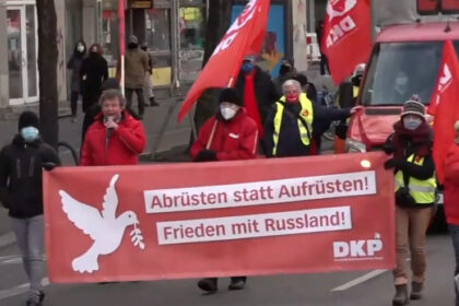Block der DKP bei der LL-Demo 2021