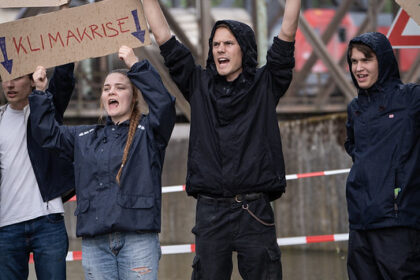 Aktivist*innen von Fridays For Future beteiligten sich in Babenhausen an Aufräumarbeiten. Foto: Fridays For Future (PDM 1.0)