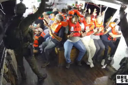 Israelische Soldaten kapern die Handala. Foto: Gaza Freedom Flotilla